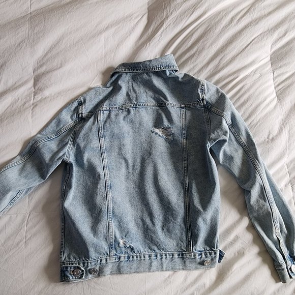 Guess Ripped/Distressed Denim Jacket (Medium) (Never Worn) - Picture 10 of 13